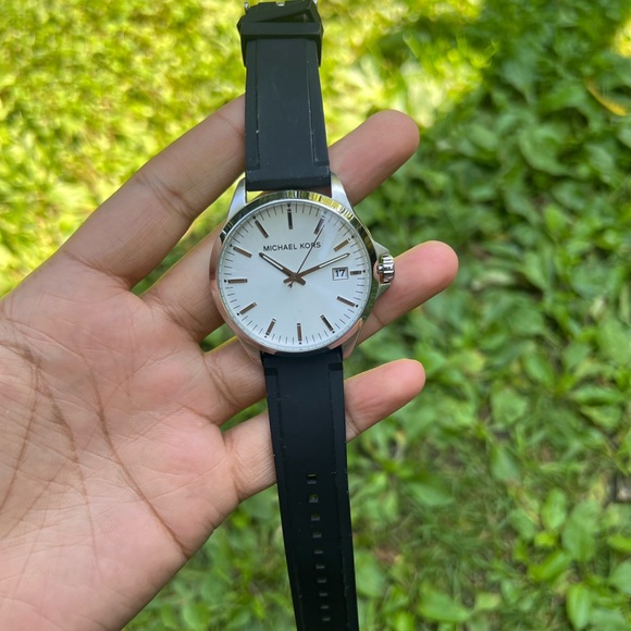 MICHAEL KORS Quartz White Dial Black Rubber Men's Watch - Picture 10 of 11